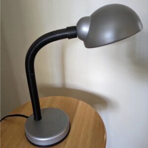 Grey Gooseneck Silver Desk Table Lamp 40 watt bright adjustable/flexible/durable